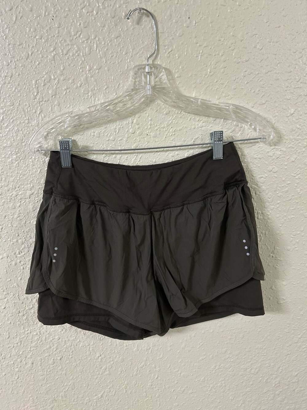 Soothfeel Women's 2-in-1 High-Waisted Athletic Running Shorts with Zipper Pocket